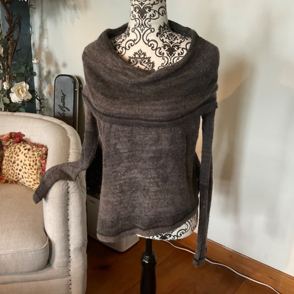 Prana Asymmetrical Hem Cowl Neck Knit Sweater Gray size Small - Picture 2 of 9